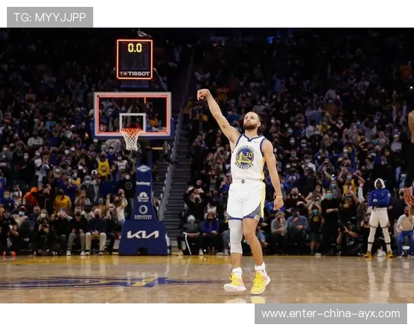 库里远投如神,勇士将胜利稳稳收入囊中