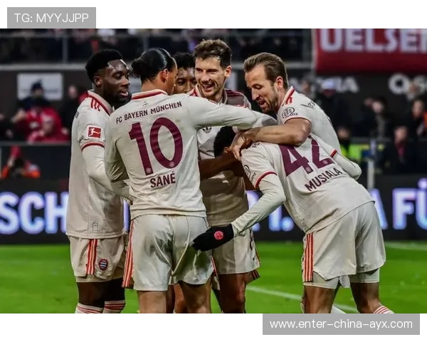 德甲拜仁防守端组织出色，后防稳定零封