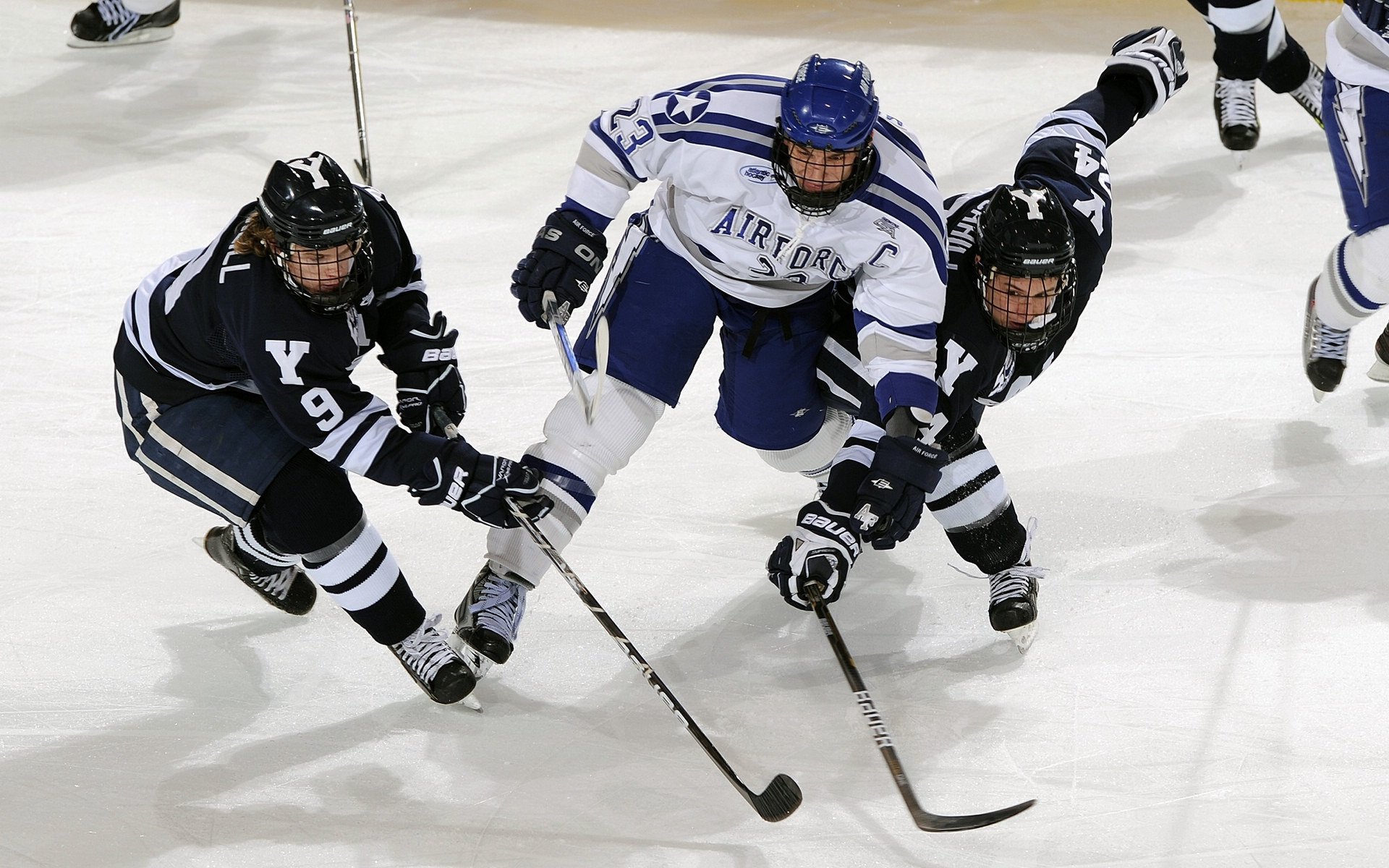 “意甲战况激烈，豪门争锋不断”，意甲的豪门